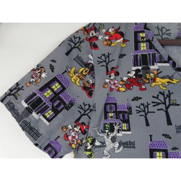 Disney Halloween Scrub Top Size XS Mickey Minnie Goofy Trick or Treating Shirt - Picture 3 of 7